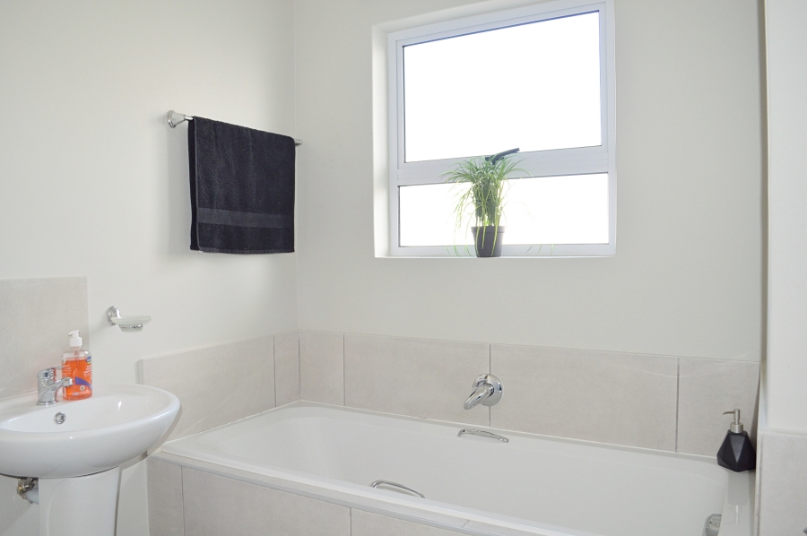 To Let 2 Bedroom Property for Rent in Haasendal Western Cape